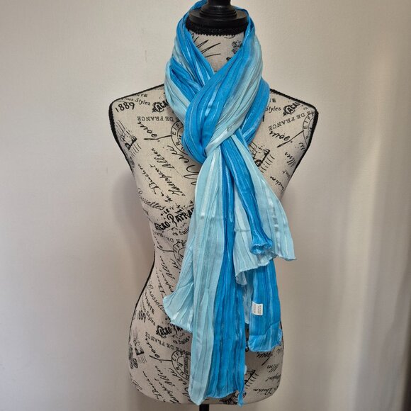 Wrap / Scarf - Picture 5 of 9